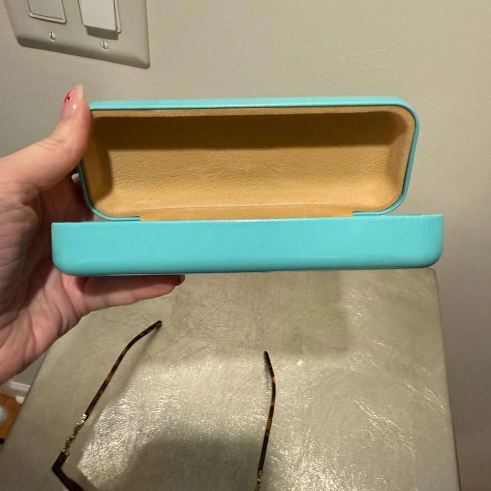 Tiffany Victoria Sunglasses in tortoise TF 4090-B 8114/3B - Picture 10 of 10